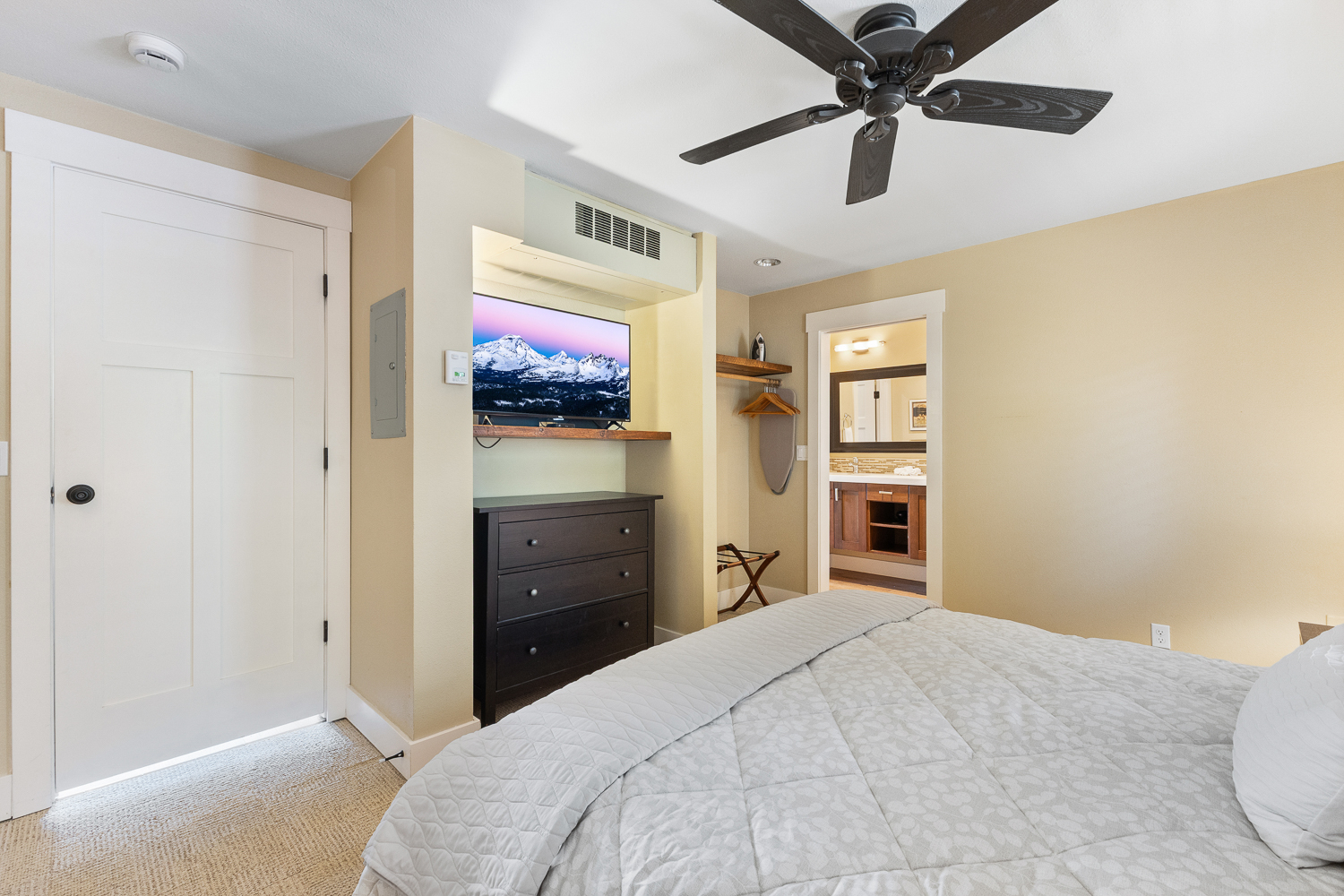 7th Mountain Suite Capture